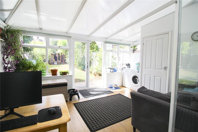 Lymington Avenue, Essex, SS9
