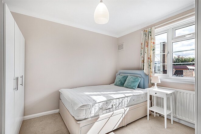Bedford Road, Chiswick, W4