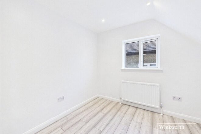 Sturgess Avenue, London, NW4