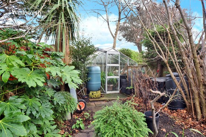 Edenfield Gardens, Worcester Park, KT4
