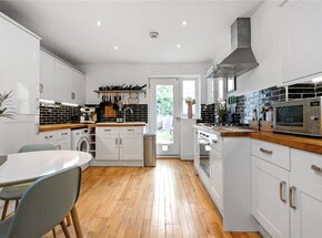 Cricketfield Road, London, E5