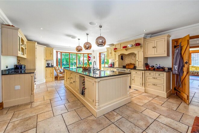 Flexford Road, Near Winchester, SO52