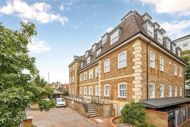 Kew Bridge Road, Brentford, TW8