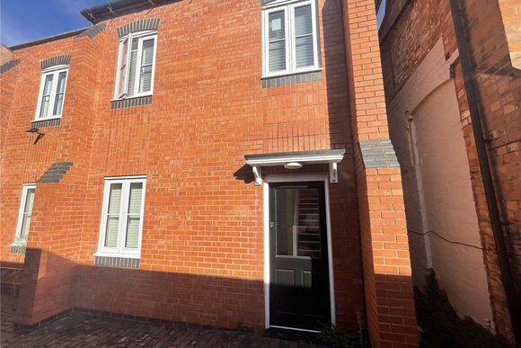Augusta Place, Warwickshire, CV32