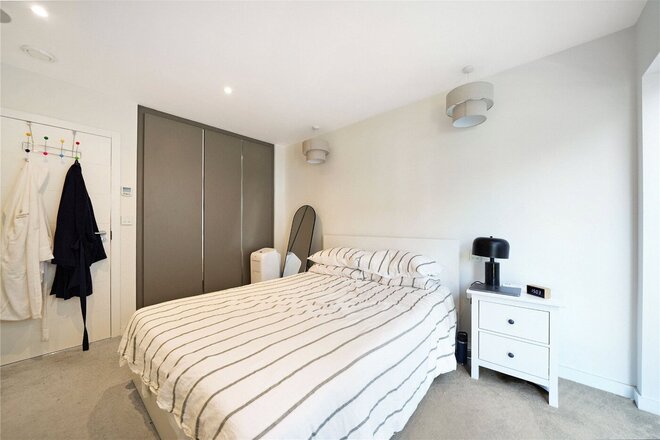 College Yard, London, NW5