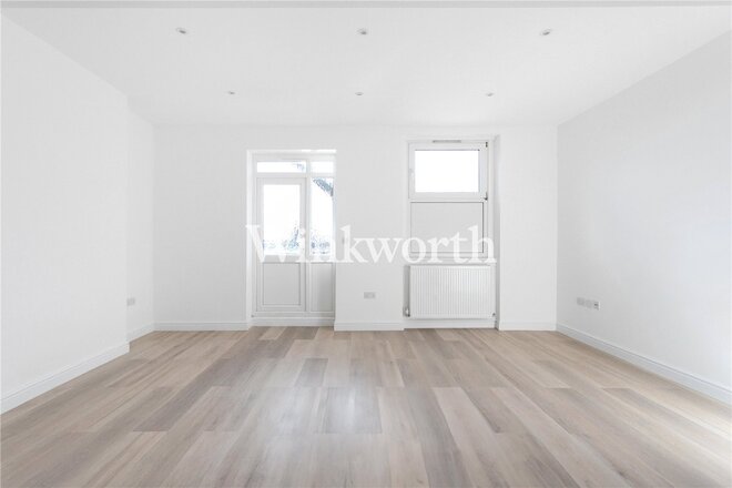 Aldermans Hill, London, N13