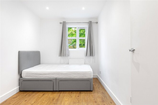 Penny Mews, London, SW12