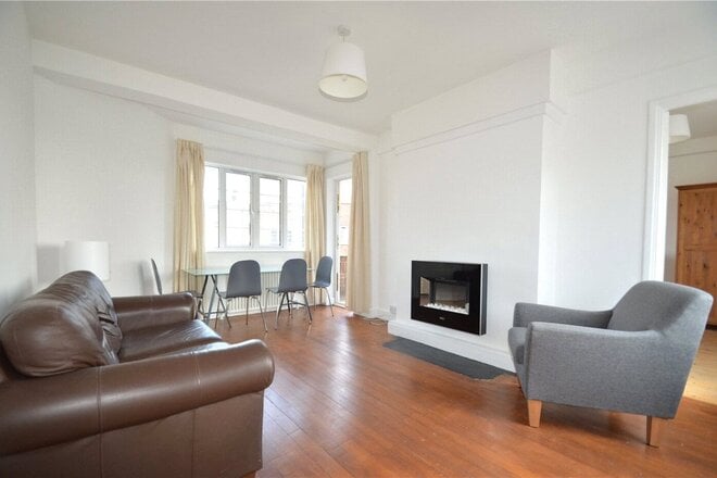 Chiswick Village, Chiswick, W4