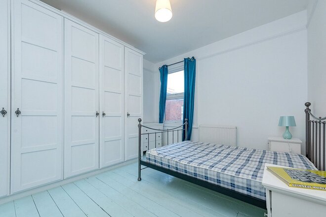 Ivy Road, Cricklewood, NW2