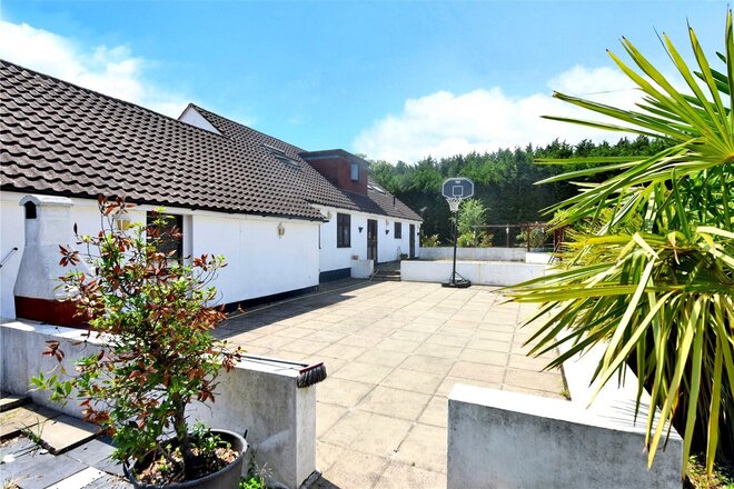 Croydon Lane, Surrey, SM7