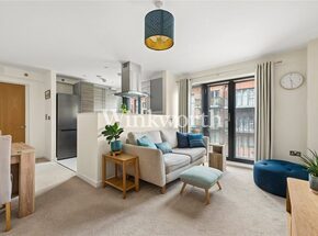 Leverton Close, London, N22