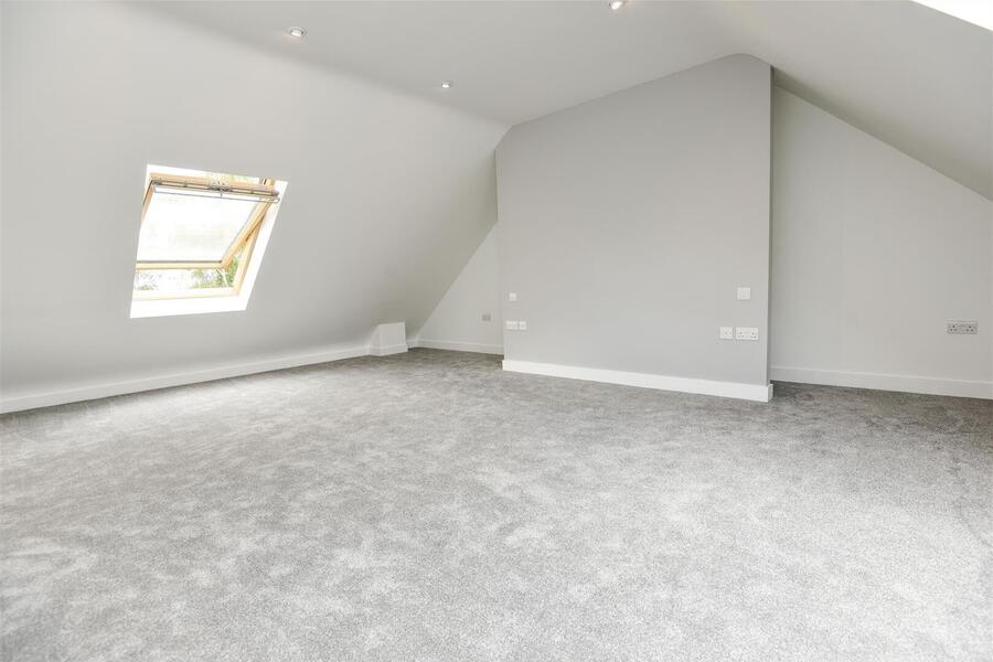 A BEDROOM 4B.JPG