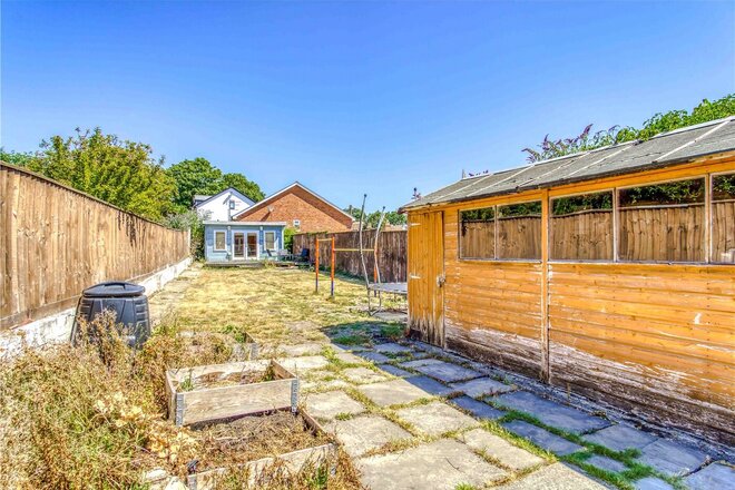 Hatch Pond Road, Dorset, BH17
