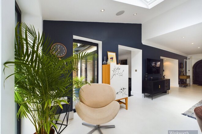 Cranes Drive, Surbiton, KT5