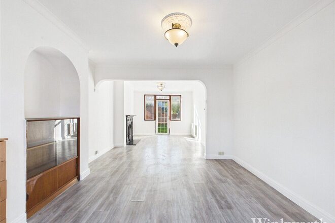 Cloister Road, London, W3