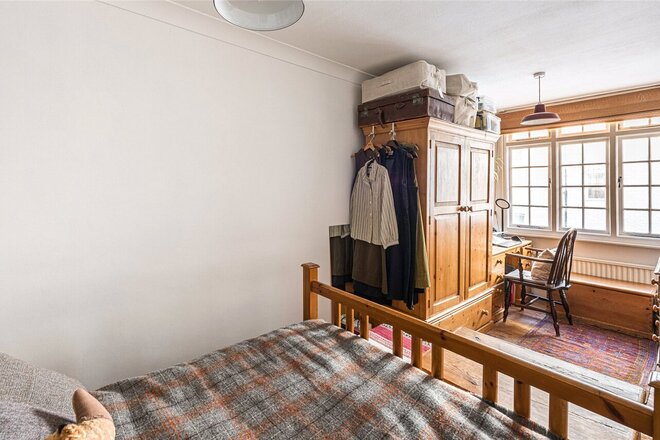 St. Georges Square Mews, London, SW1V