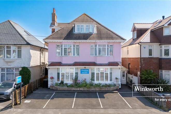 Pinecliffe Avenue, Dorset, BH6