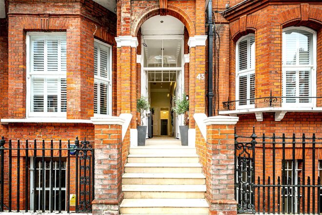 Rosary Gardens, London, SW7