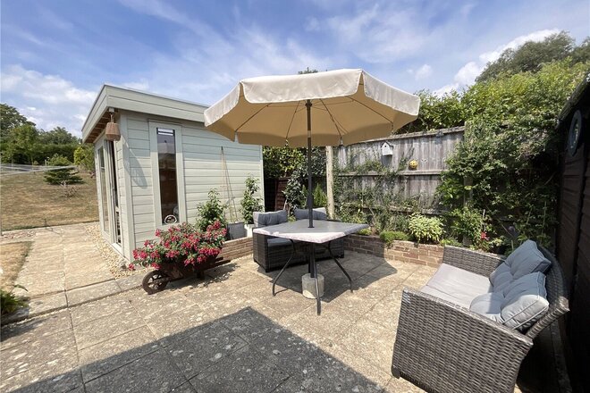 The Meadway, Dorset, BH23