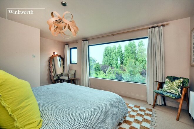 Sandringham Road, Worcester Park, KT4