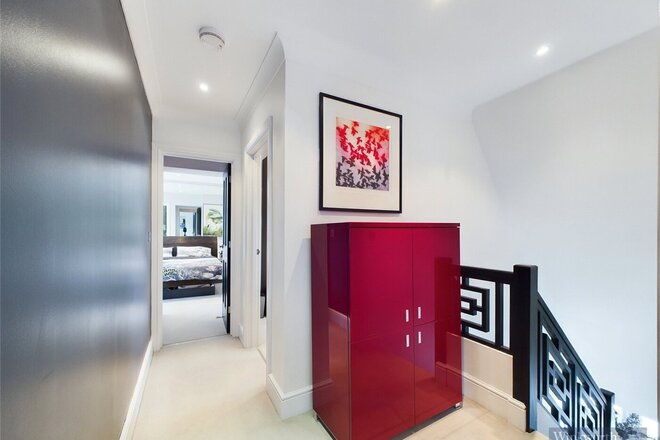 Cranes Drive, Surbiton, KT5