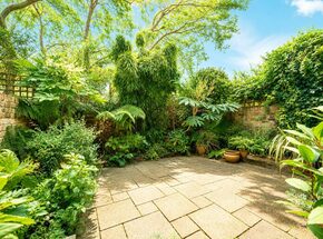 Brewster Gardens, London, W10