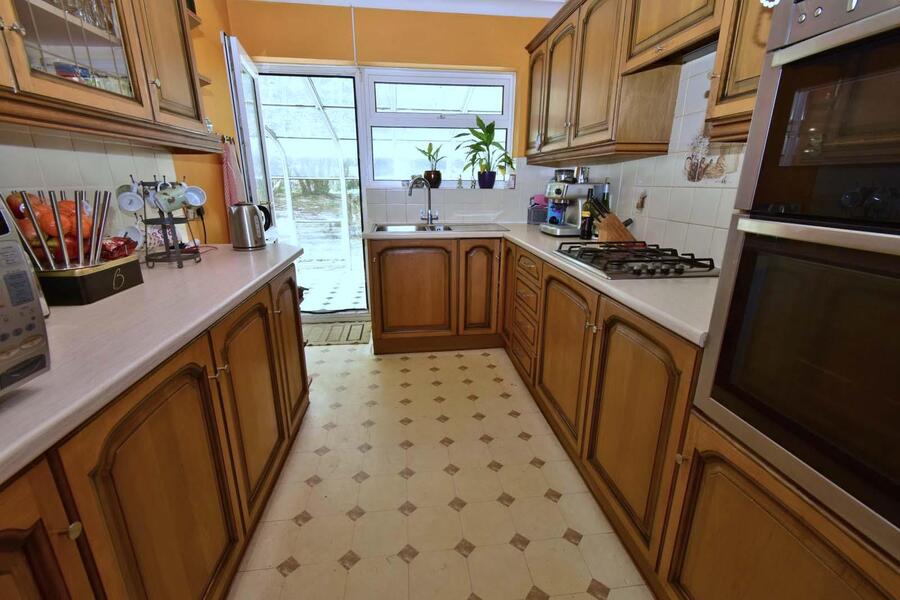 A KITCHEN NEW.JPG