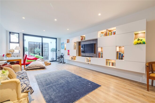 Bovingdon Road, London, SW6