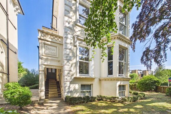Oak Hill, Surbiton, KT6
