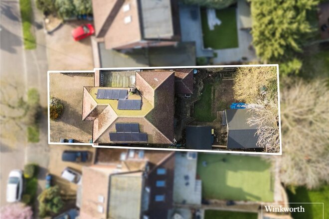 Wolmer Gardens, Edgware, HA8