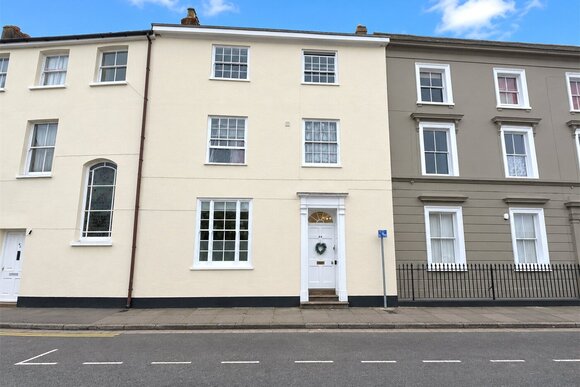 St. Peter Street, Devon, EX16