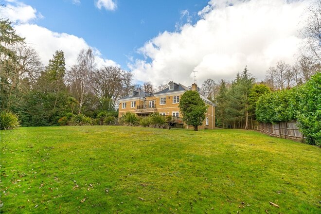 Callow Hill, Surrey, GU25