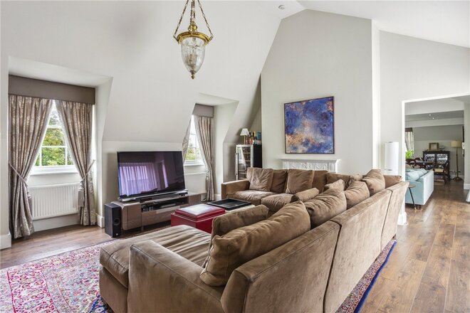 Hillside Park, Ascot, SL5