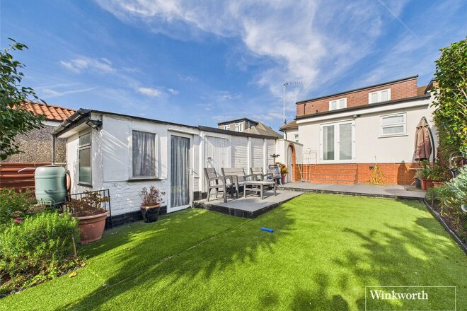 Winston Avenue, London, NW9