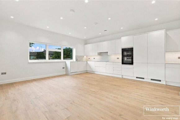 Temple Close, London, N3