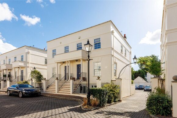 Beaufort Close, London, SW15