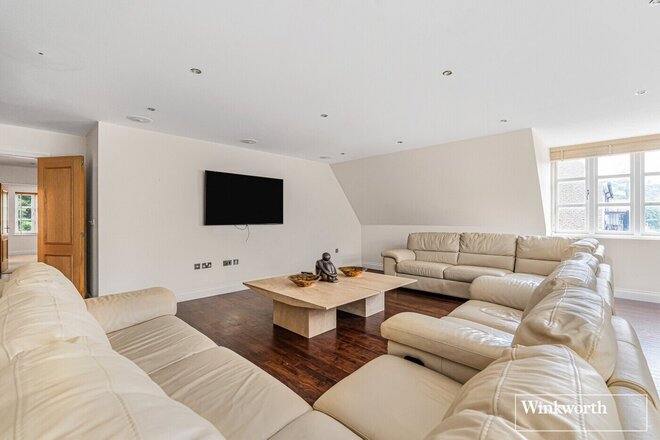London Road, Ascot, SL5