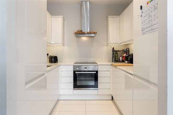 Dee Road, Richmond, TW9