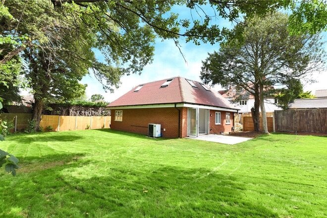Holly Oak Close, Sutton, SM2