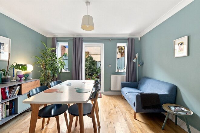 Chapman Place, London, N4