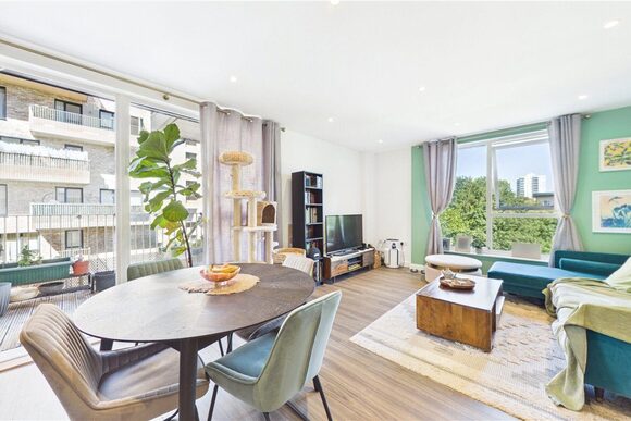 Bollo Bridge Road, London, W3