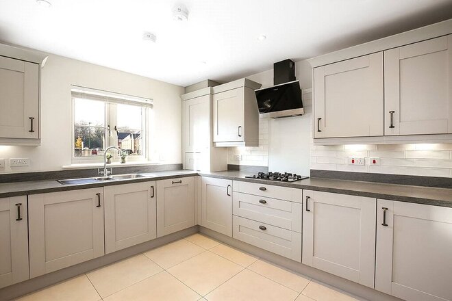 Highwood Avenue, Hampshire, SO50