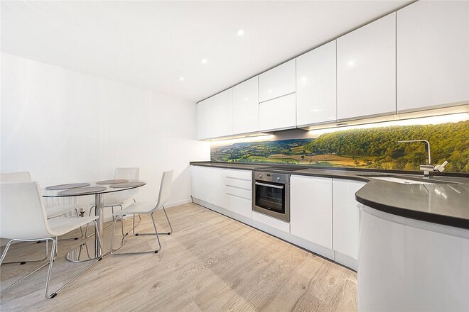 Ealing Road, Brentford, TW8