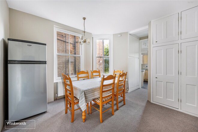 Sutton Court, London, W4
