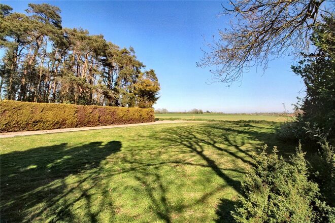 Bergh Apton Road, Norwich, NR14