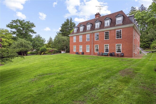 Hillside Park, Ascot, SL5