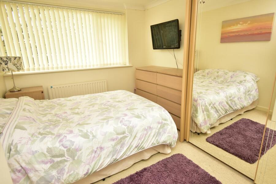 A BEDROOM 2.JPG