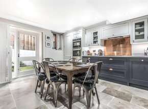 Cloisters Court, London, N6