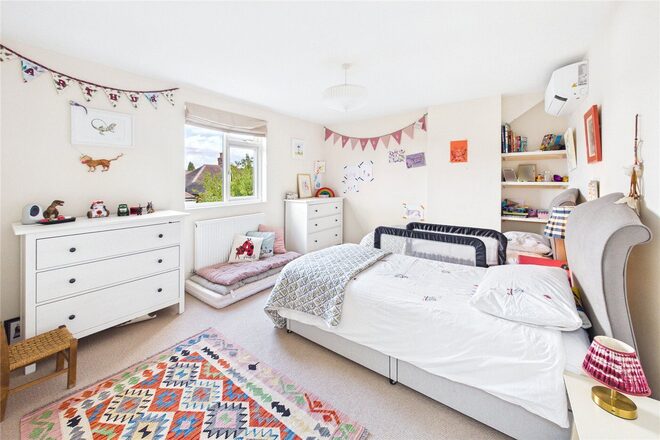 Cricklade Avenue, London, SW2