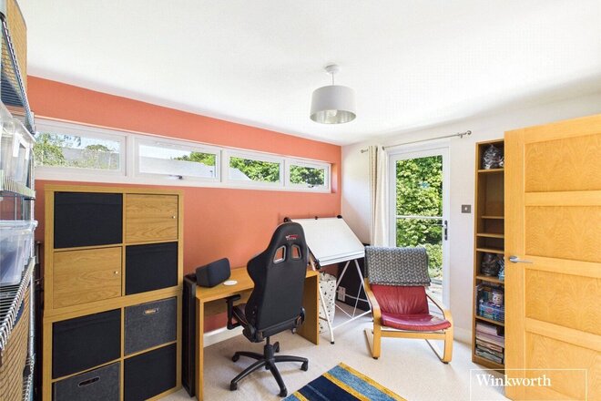 Newbury Road, Thatcham, RG19